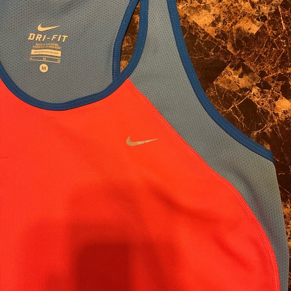 Women’s Nike dri fit shirt. - Picture 2 of 5
